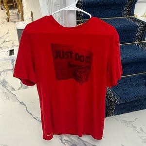 Nike tee